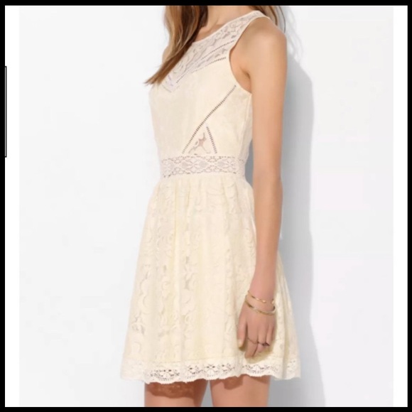 KIMCHI BLUE IVORY BELLA LACE FIT & FLARE DRESS  S - Picture 6 of 10